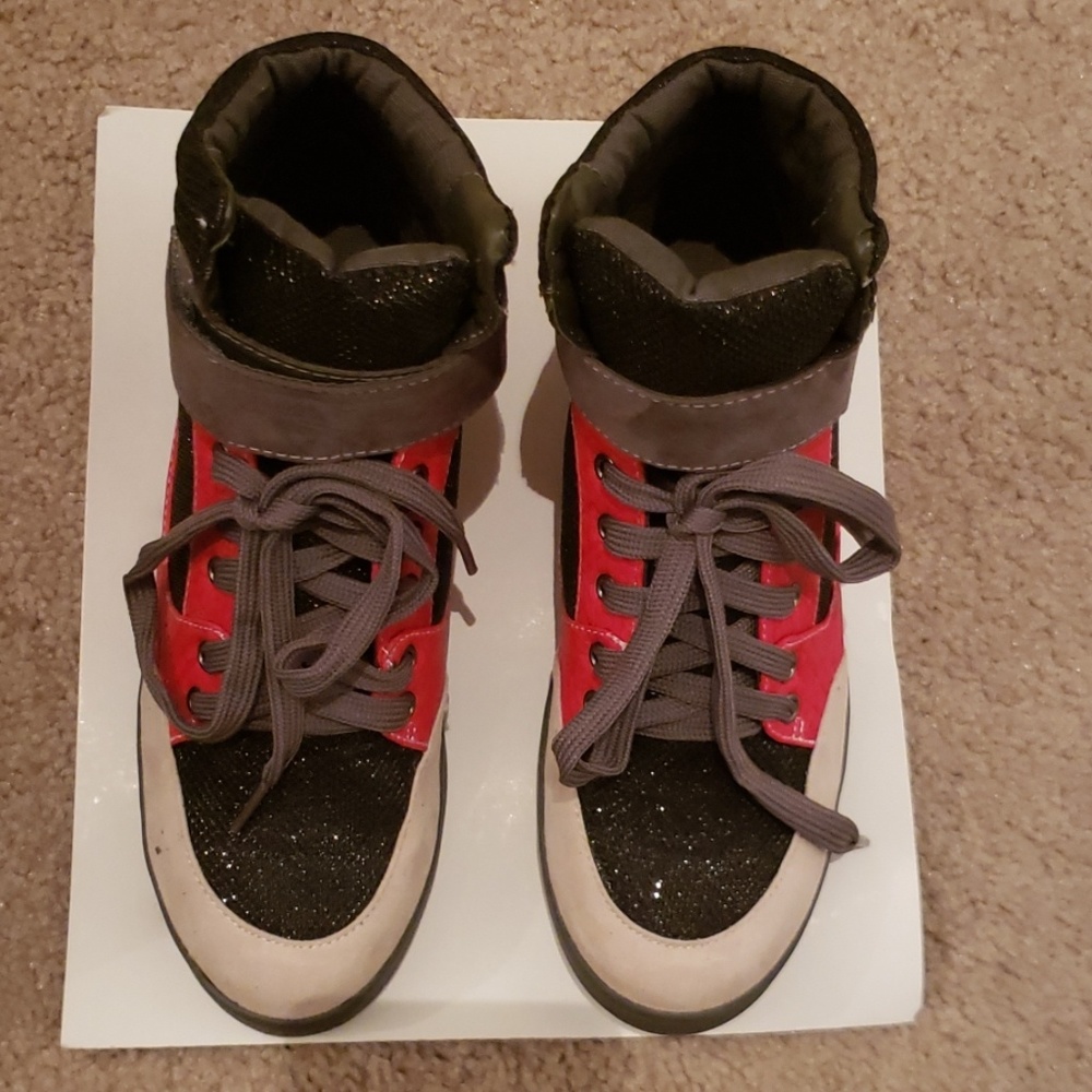 Ankle sneakers